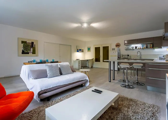 Au Bord Du Rempart - Proche Cathedrale Notre Dame *